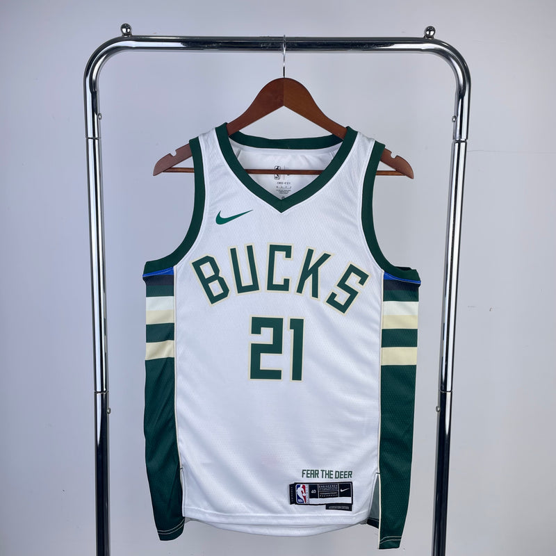 HOLIDAY - MILWAUKEE BUCKS 2023